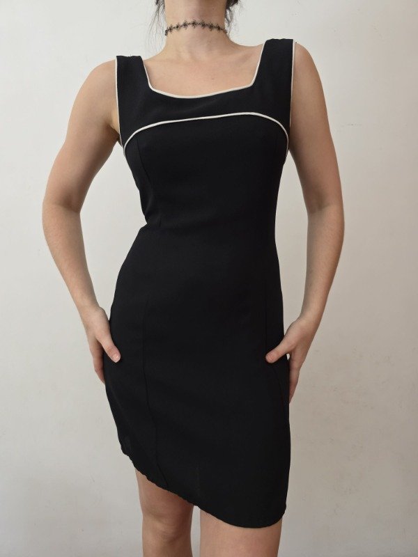 Vestido Jackie negro con líneas blancas — imagen 2