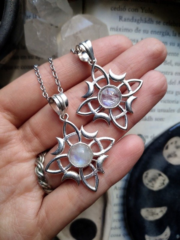 Producto - Nudo de Bruja- Piedra de luna