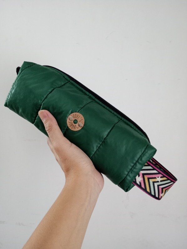 Producto - Cartuchera/neceser pufer verde botella /retro STOCK