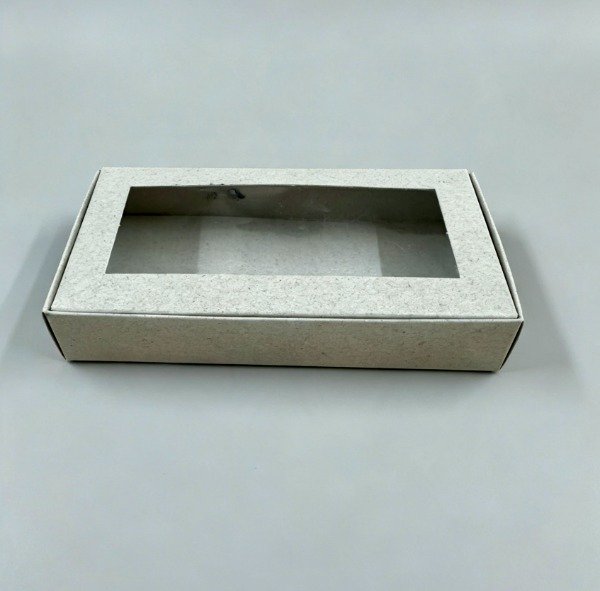 Producto - CAJA BOMBON KRAFT 1/4 C/VISOR T/BISAGRA -COD.1180  medida15X2.5X 8