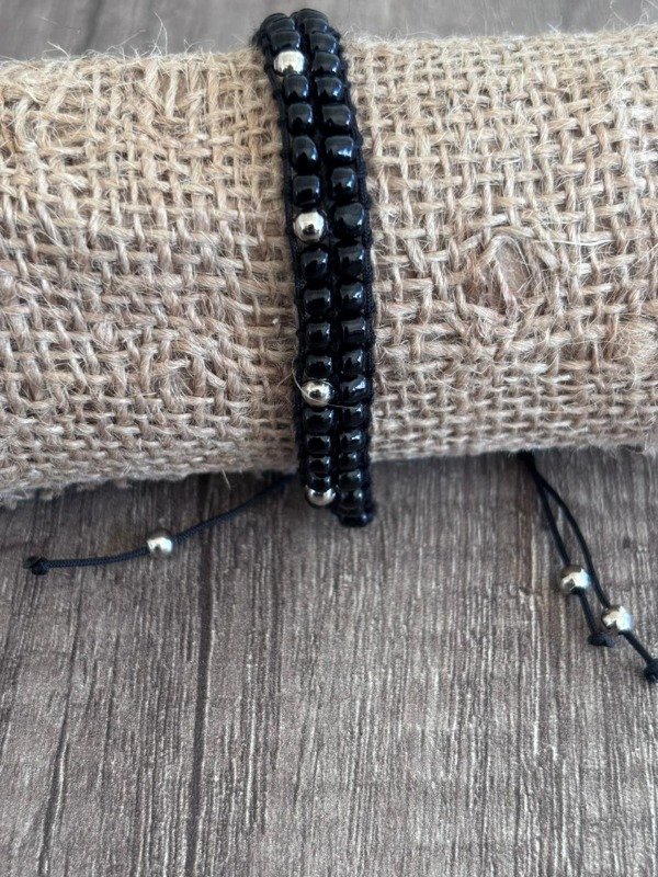 Producto - pulsera tejida noche