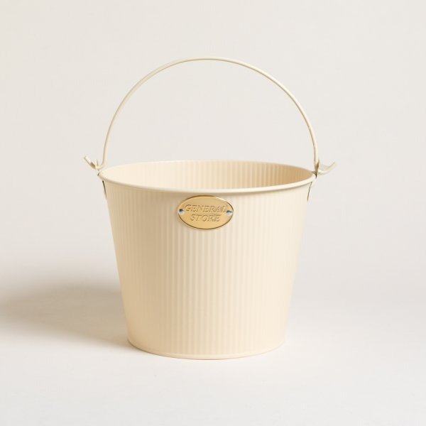 Producto - FRAPERA DE METAL CREAM CON MANIJA GENERAL STORE 18X23X17 CM