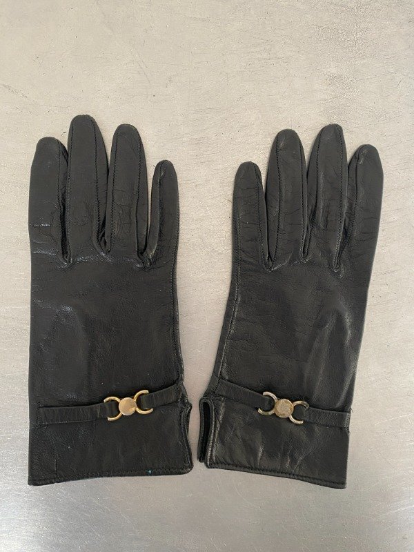 Producto - Guantes de cuero negros con herraje