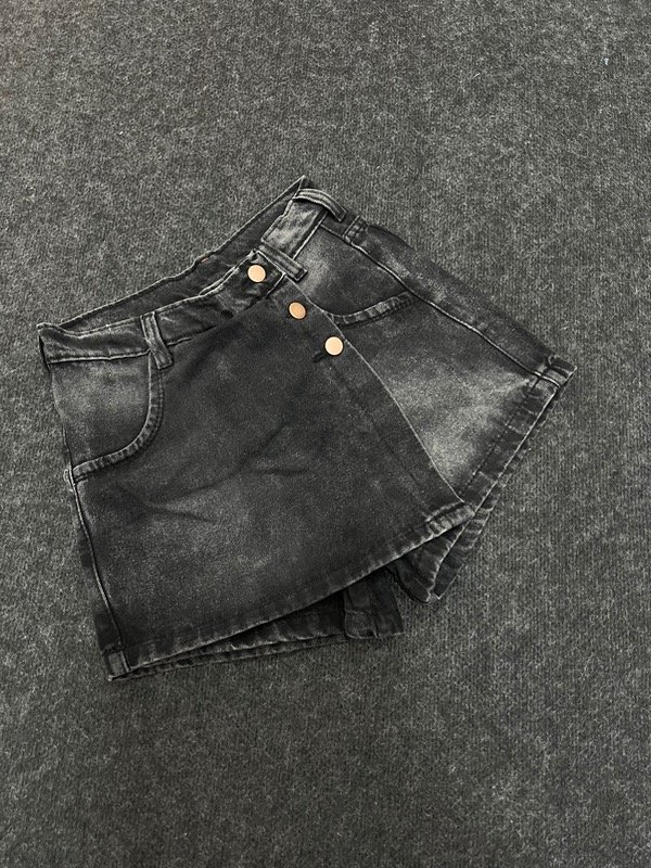 Short pollera botones