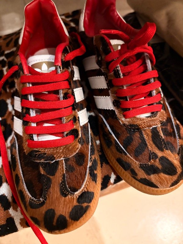 Producto - Zapatillas pelo marrón