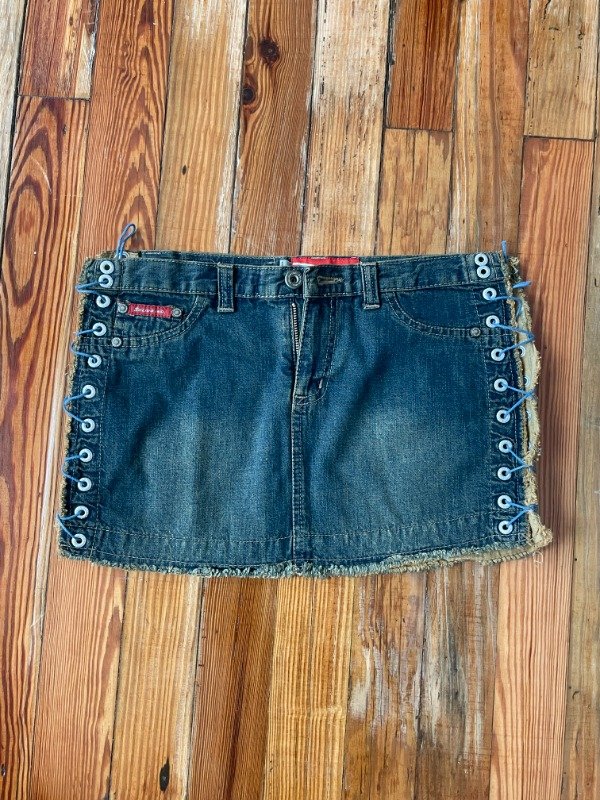 Producto - Mini de jean cordones