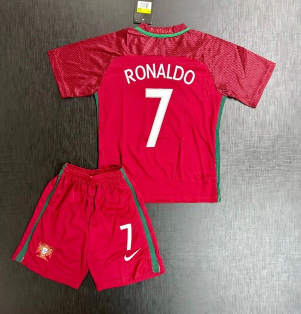 Producto - Kit Camiseta y Short NIÑO Selección de Portugal Retro 2016 CR7 IMPORTADO