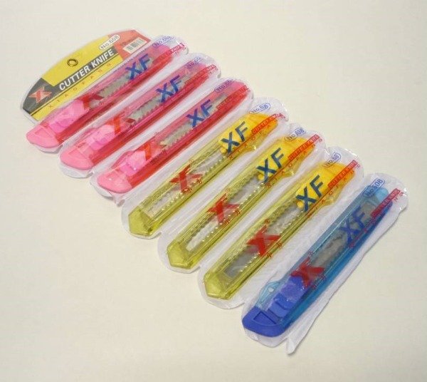 Producto - ESTILETE 18mm. ECONOMICO PLASTICO