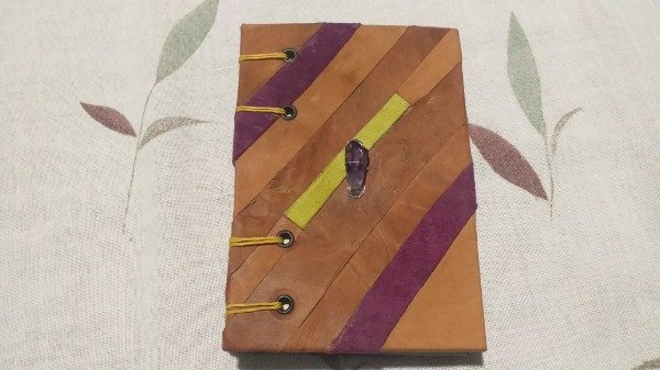 Producto - Mosaico de amatista y cueros