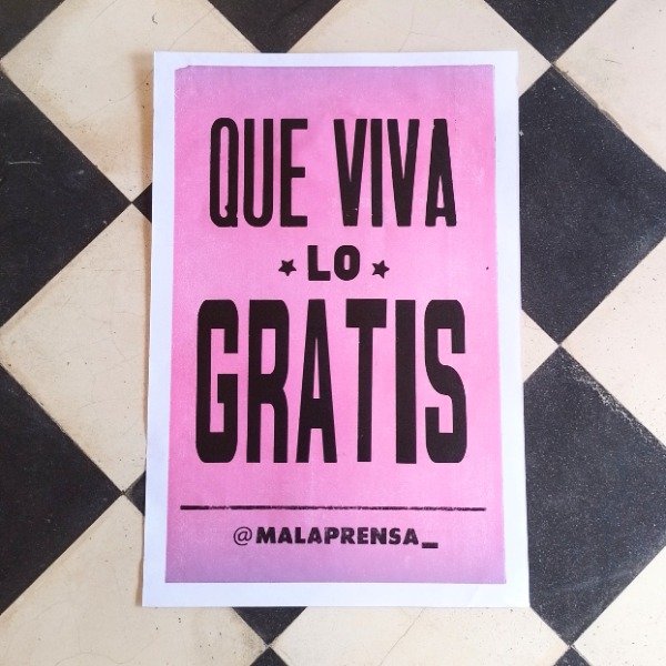 Producto - Afiche QUE VIVA LO GRATIS