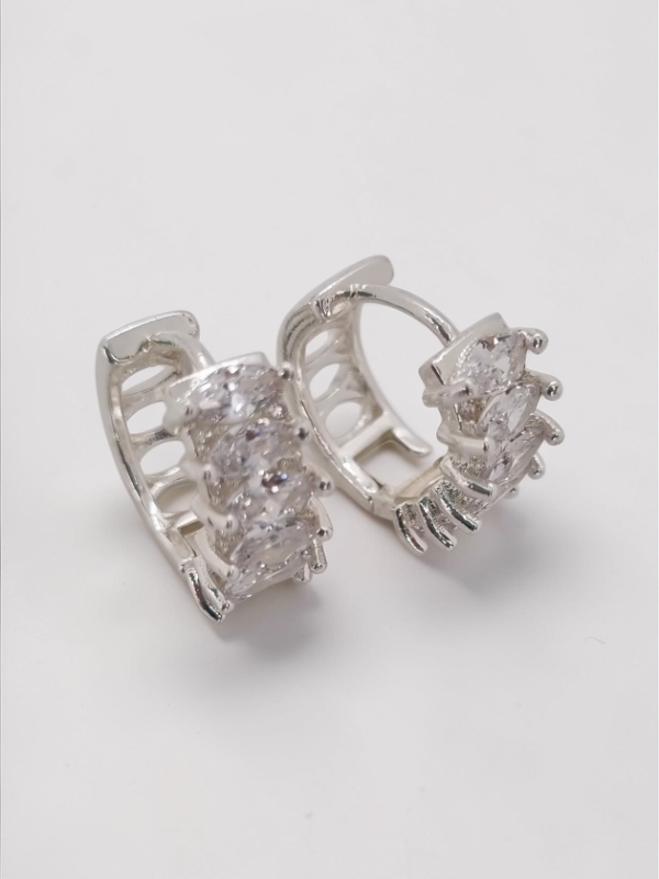 Producto - Aros acero blanco argollita ancho 6strass oval