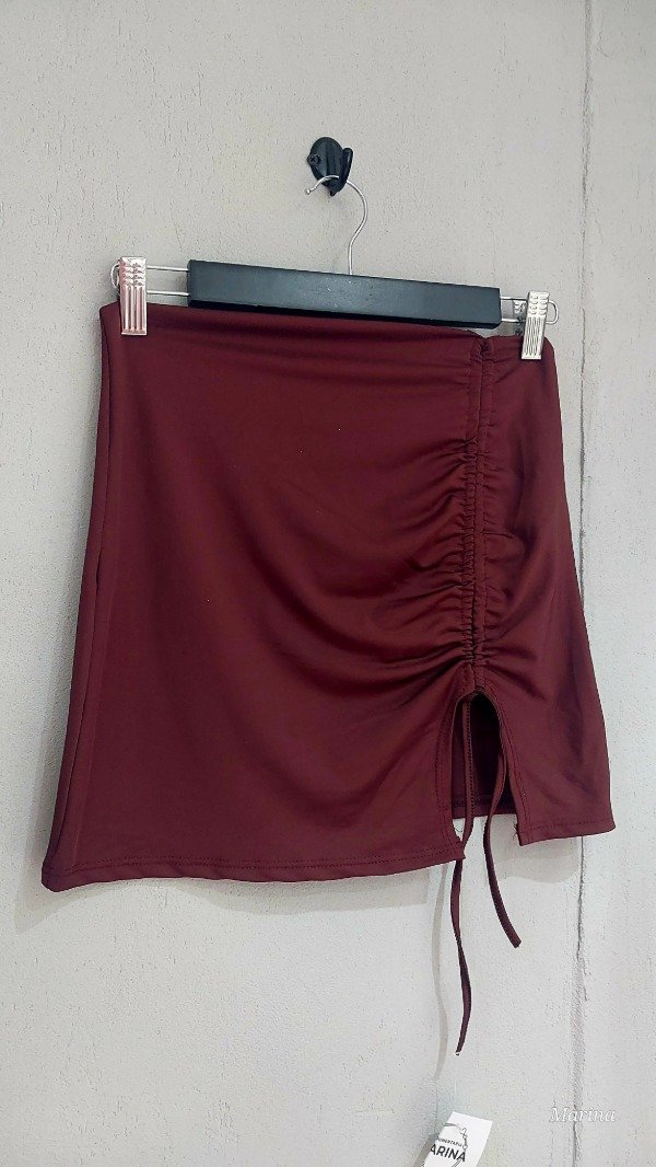 Producto - Pollera con frunce Bordo