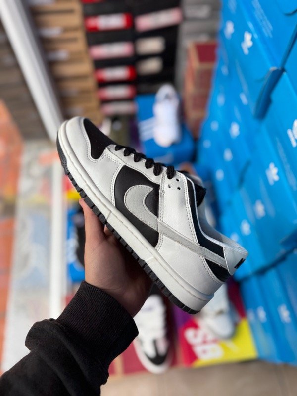 Producto - Dunk sb low panda reverse