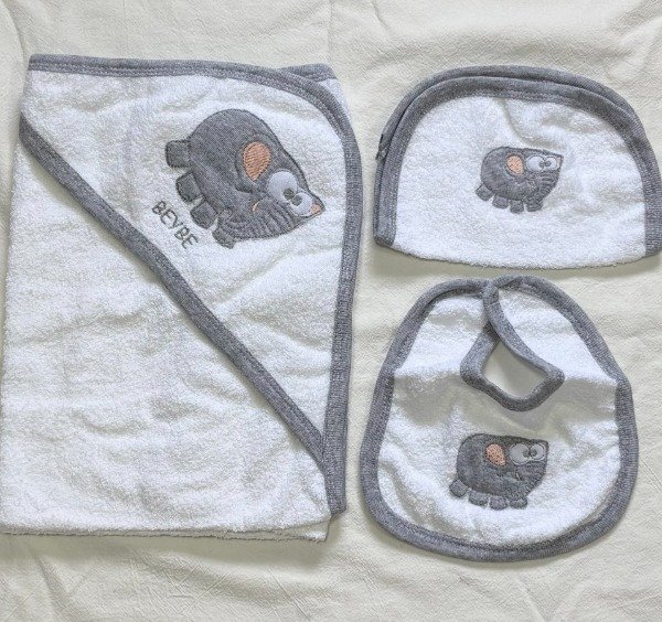 Producto - Toallon + Babero + Babita Gris
