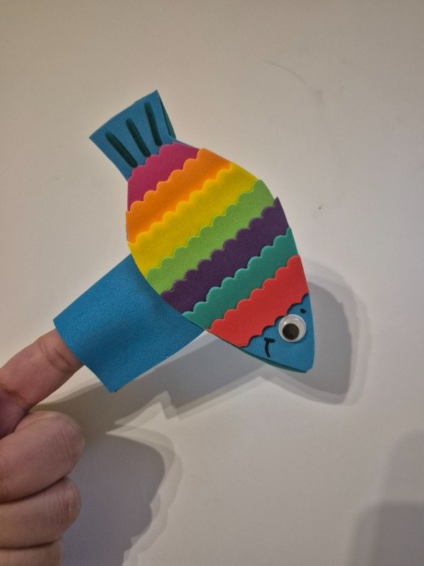 Producto - Pez hoja - títere de dedo