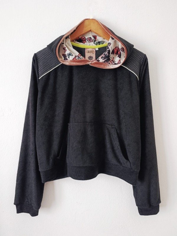 Producto - Buzo Efecto Mariposa