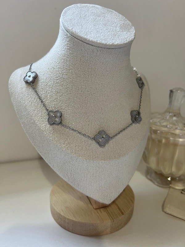 Producto - Collar Van Plateado 5 dijes AQ