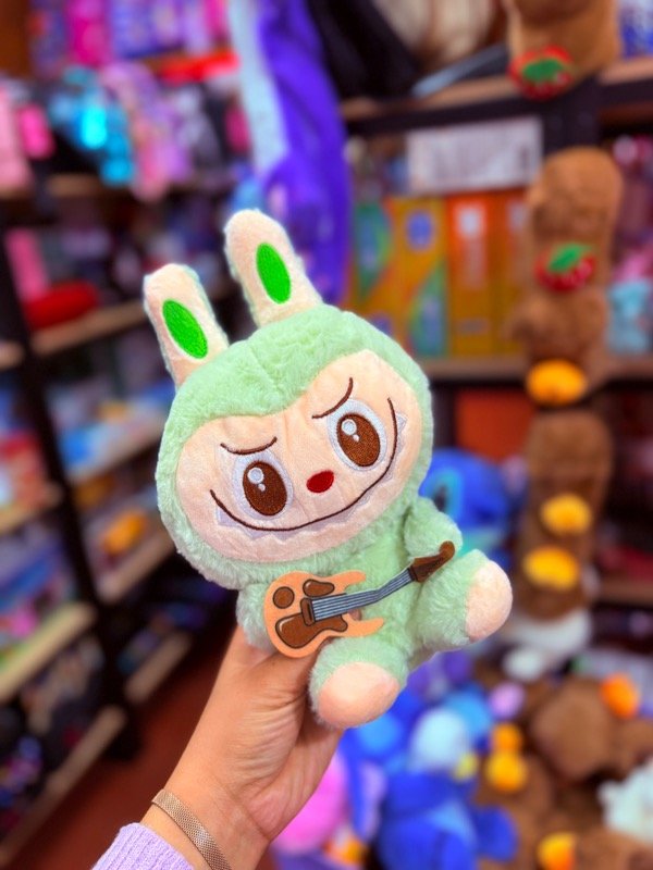 Producto - Peluche labubu con guitarra
