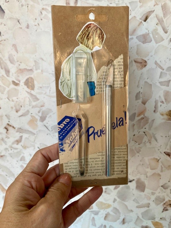 Producto - Set Bisturí con repuesto