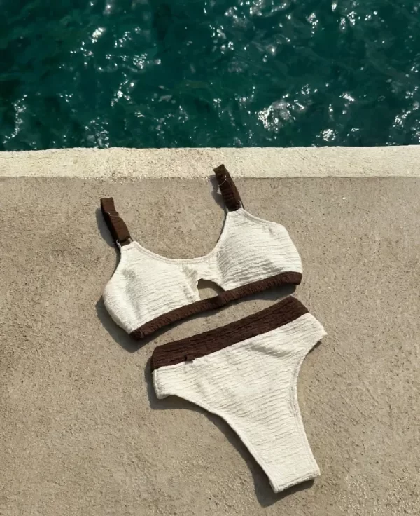 Producto - Bikini con top y colaless tiro alto texturada natural - Art Cala - 1