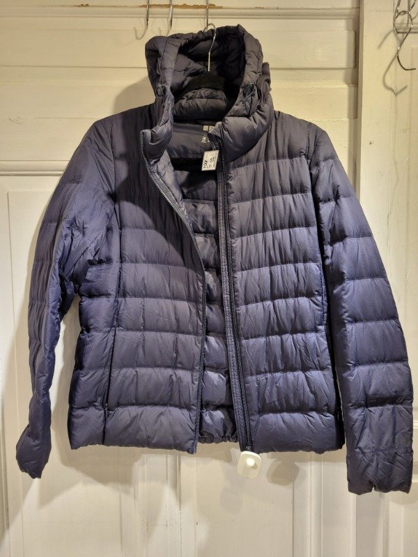 Producto - Campera UNIQLO azul de pluma- Talle S- PRECIO: 100X - 0
