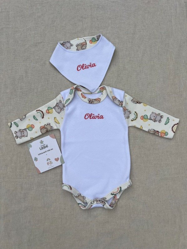 Producto - Body bordado personalizado + babero bandana