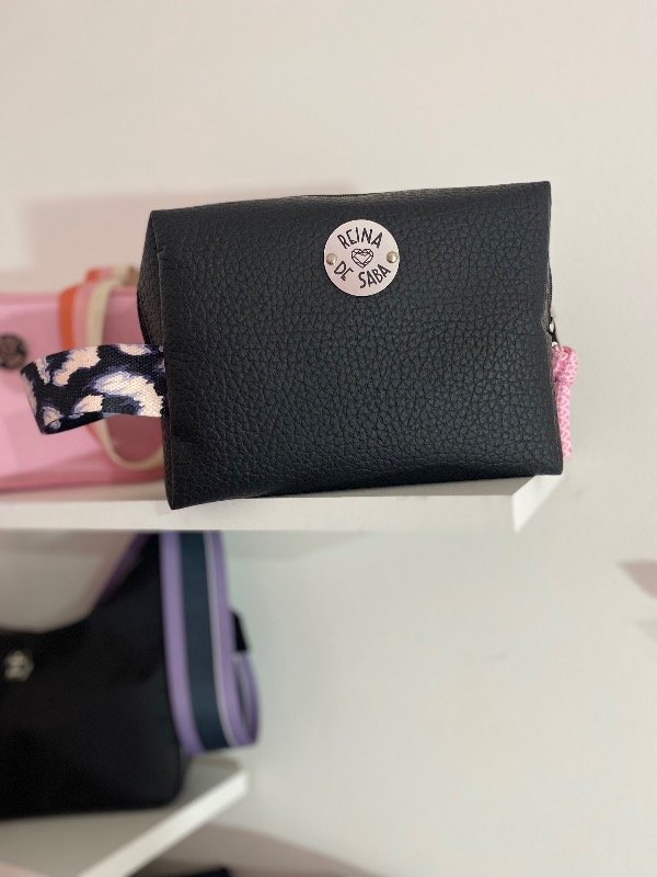 Producto - Pouche XL negro print