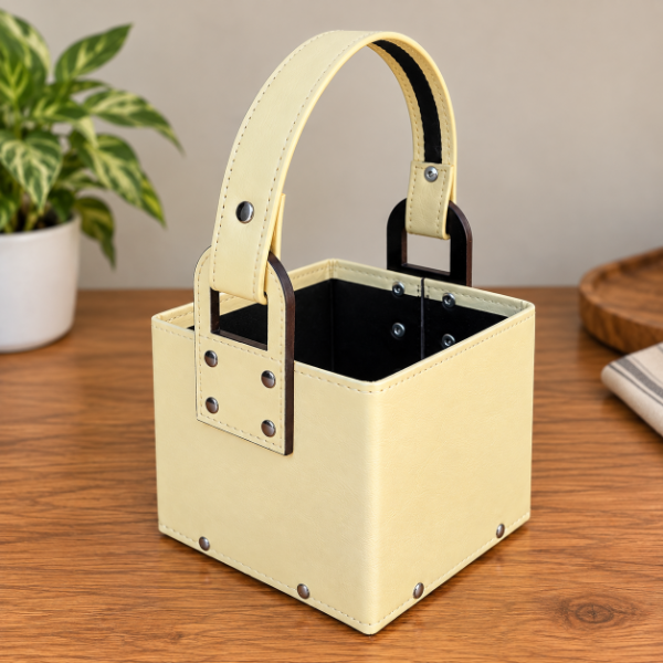 Producto - Canasta de ecocuero con base reforzada de madera