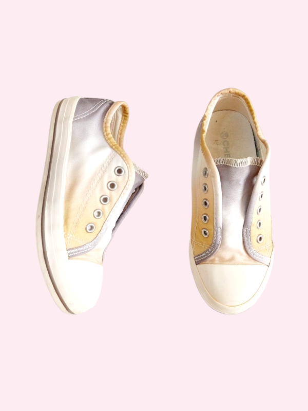 Producto - Zapatillas de lona batik blanco y dorado Cheeky Talle 28