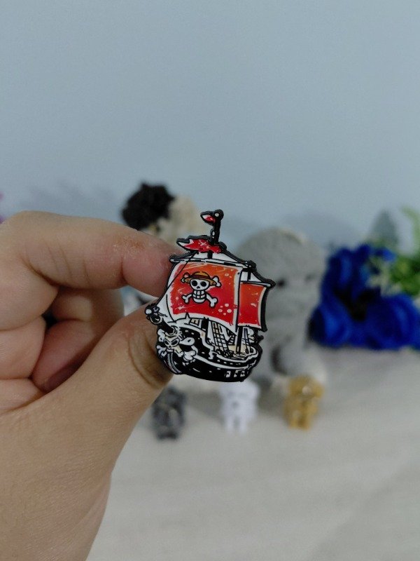 Producto - Pin metalizado - One piece #2201