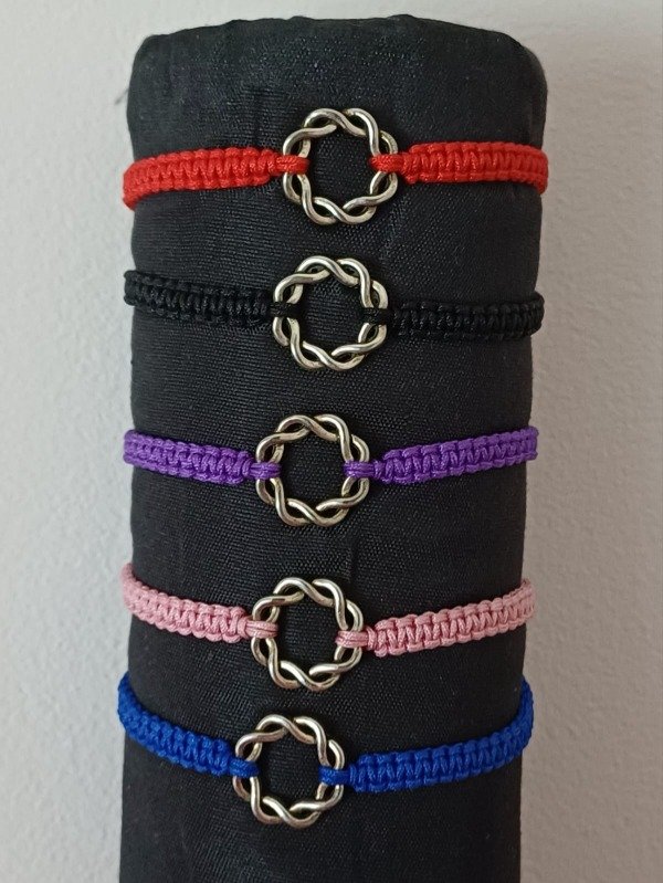 Producto - Pulsera tejida circulo