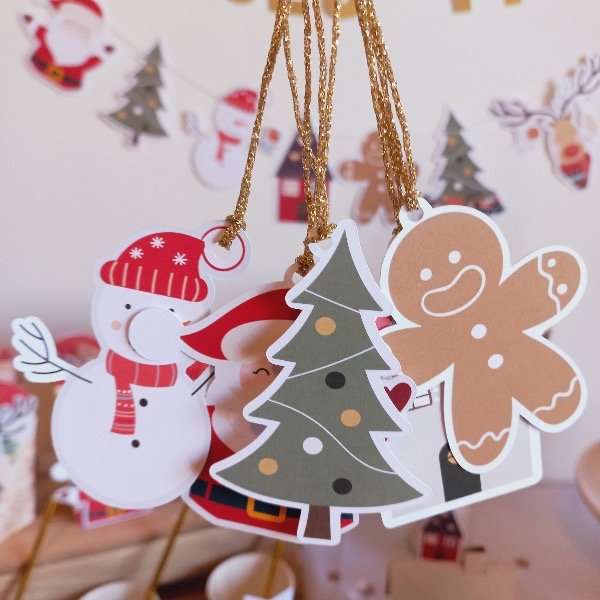 Producto - Tag Temáticos y porta cubierto