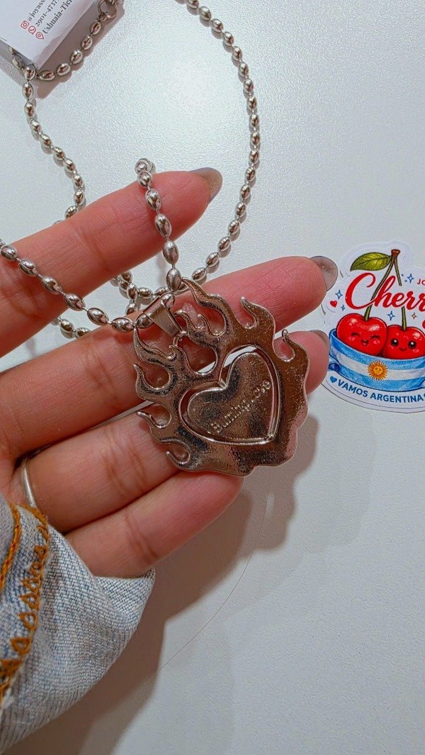 Producto - Collar corazon flama AQ