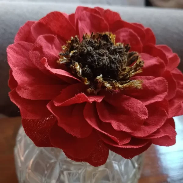 Producto - Flor Difusora De Tusor Zinnia Roja Artesanal Con Soga 37cm