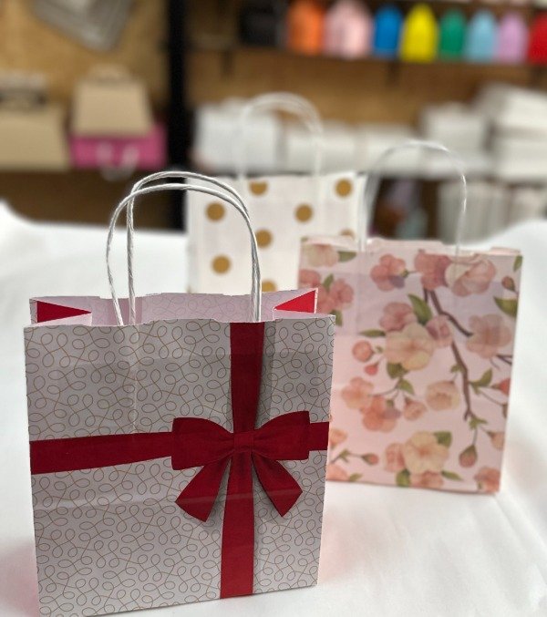 Producto - BOLSA PAPEL DISEÑOS -medida 24x8x20