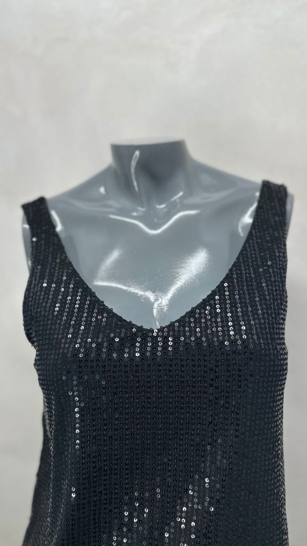 Producto - VESTIDO CUELLO V CON LENTEJUELAS