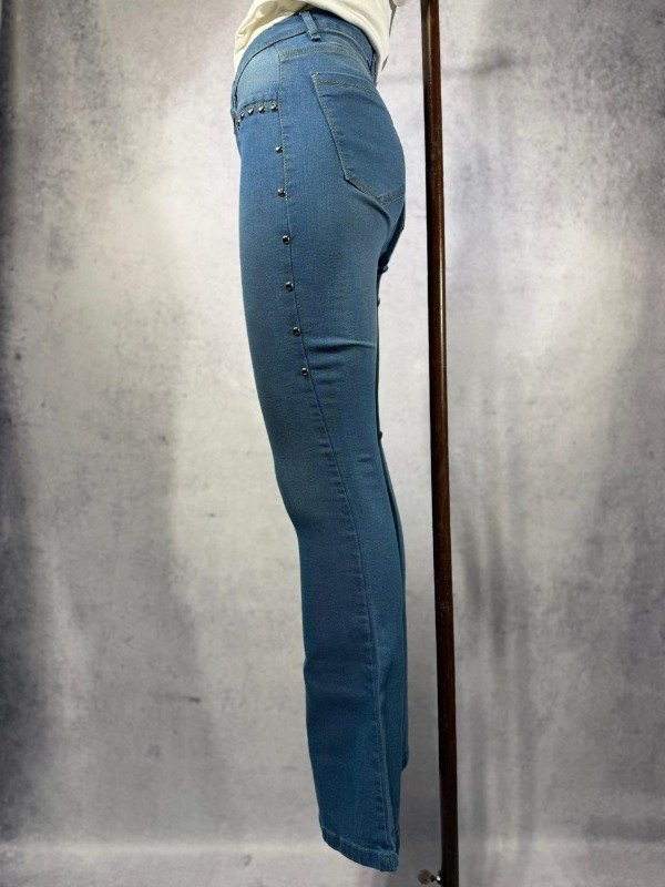 Producto - JEAN OXFORD CELESTE CON TACHAS