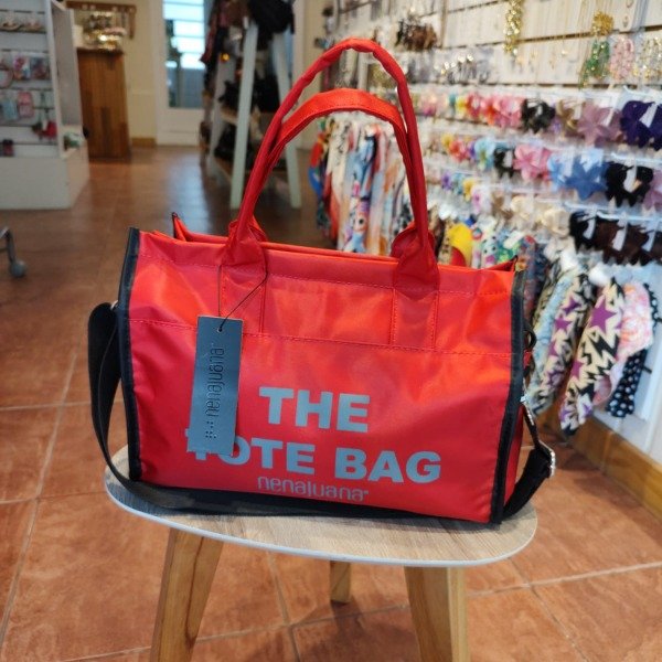 Producto - TOTE BAG MEDIANO NENA JUANA. Todo lo que necesitas en un solo bolso - 1