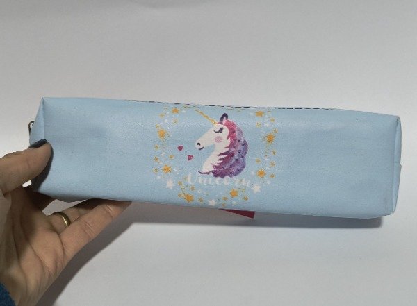 Producto - Cartuchera celeste unicornio (desc. Por detalle)