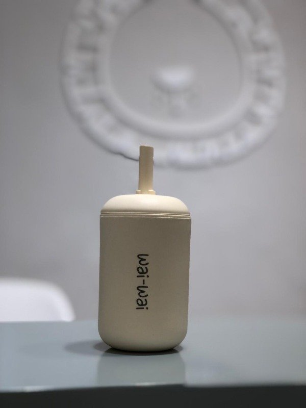 Producto - Vaso de silicona con sorbete Wai-Wai