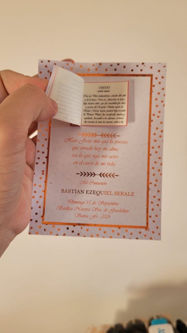Producto - Estampitas de Comunión Premium con Mini Libro de Oraciones - 3