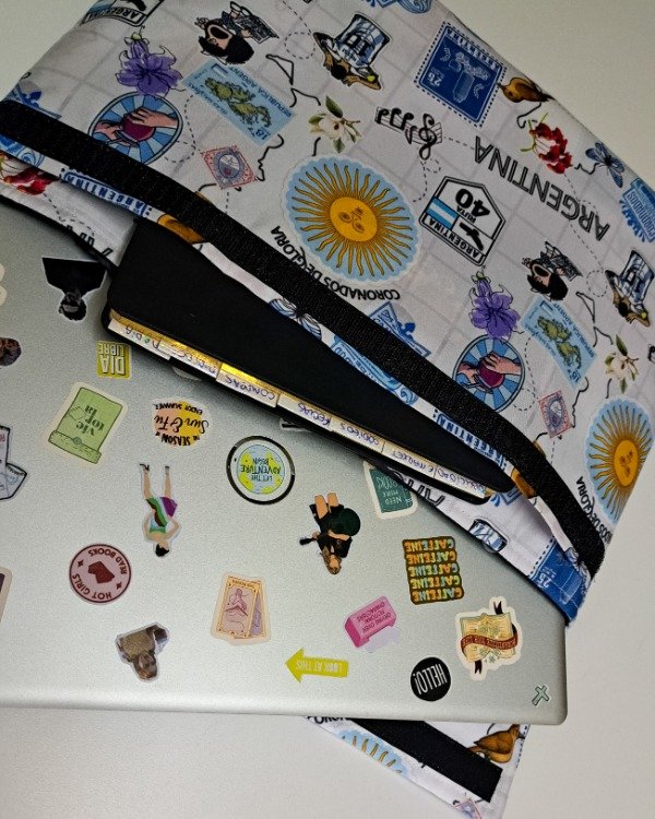 Producto - Funda para notebook Argentina IMPERMEABLE - 1