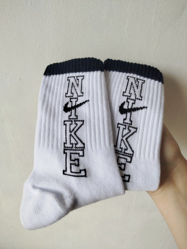 Producto - Tenis rose logo vertical borde negro