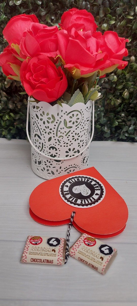 Producto - Señaladores, caja con golosinas, tarjetas