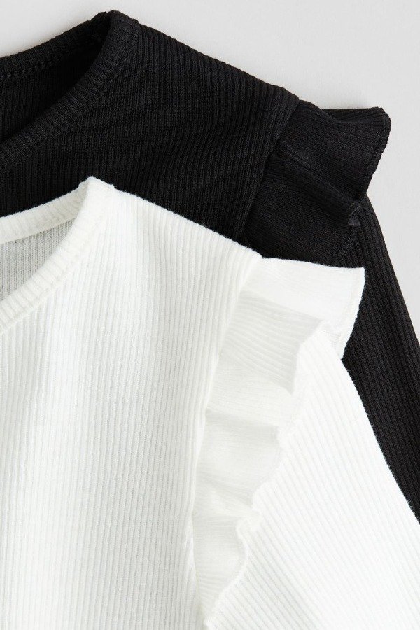 Producto - Pack x 2 remeras HyM con volado blanca y negra - 1