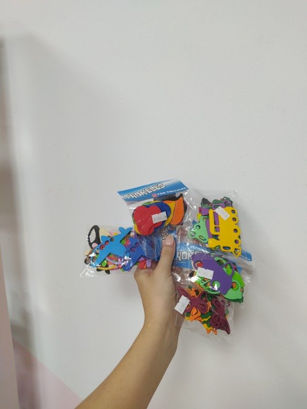 Producto - Bolsita de figuras de goma Eva chicas