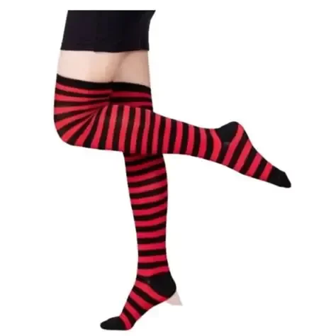 Producto - bucanera rayada roja y negra