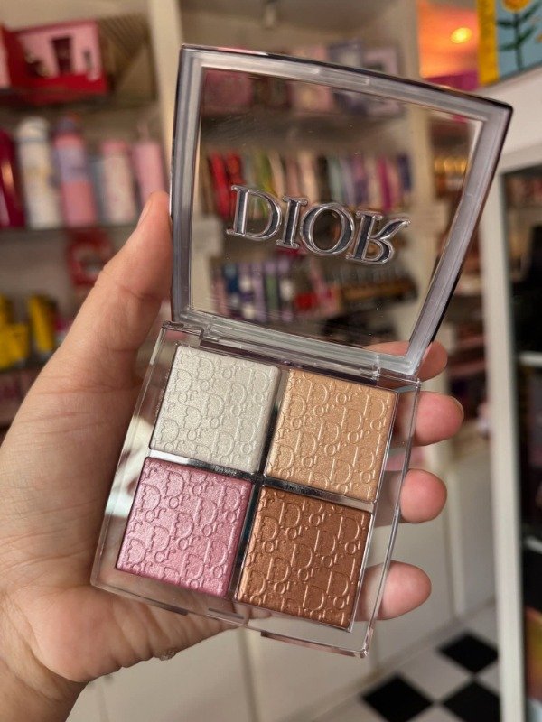 Producto - Dior BACKSTAGE Glow Face  Color: 001 Universal Lujosa palera para el rostro