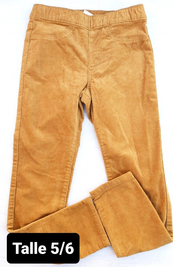 Calza de.corderoy HyM talle 5/6 maiz