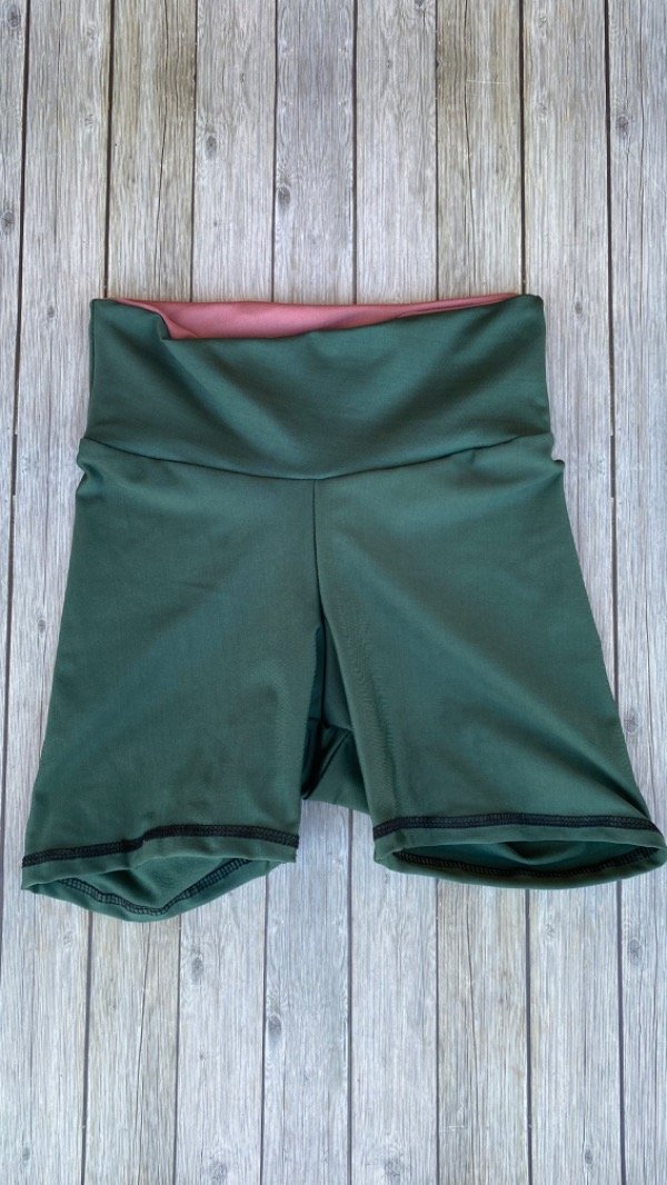 Calza corta verde inglés